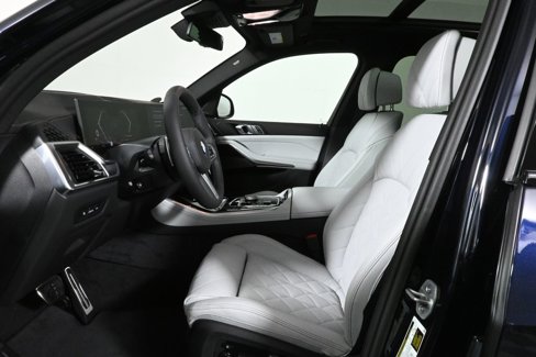 New 2026 BMW X5 xDrive40i w/ M Sport Package image 3