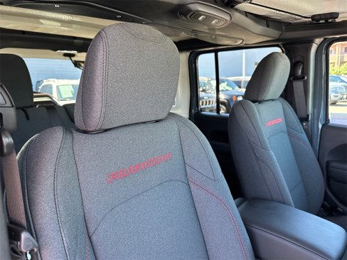 New 2025 Jeep Wrangler Unlimited Rubicon w/ Technology Group image 17