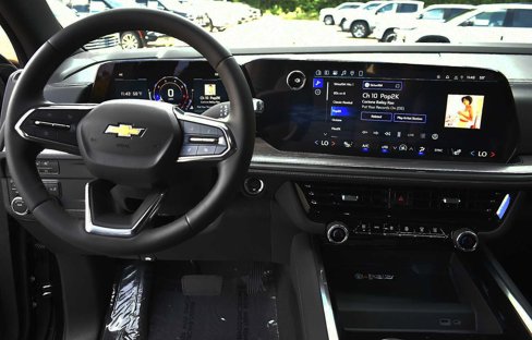 New 2026 Chevrolet Suburban LT w/ Comfort Package image 13