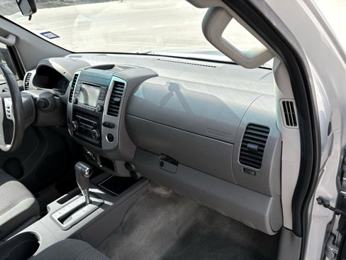 Used 2016 Nissan Frontier SV image 12