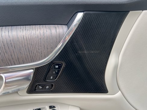 Certified 2025 Volvo S90 B6 Plus image 13