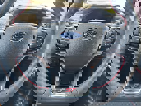 Used 2025 Ford Explorer ST image 21