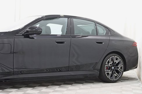 Used 2026 BMW 550e xDrive w/ Executive Package image 4