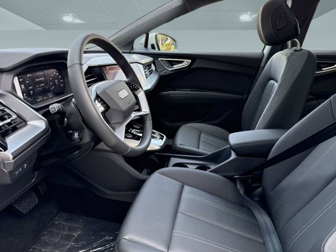 New 2025 Audi Q4 e-tron Prestige image 5