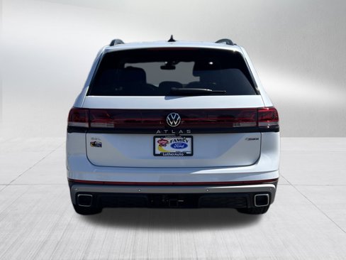 Used 2024 Volkswagen Atlas Peak Edition SEL image 6