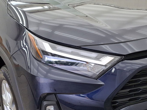 Used 2025 Toyota RAV4 XLE Premium image 28