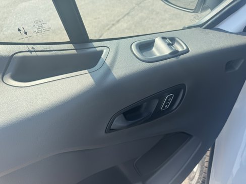 New 2025 Ford Transit 250 148 Medium Roof image 13