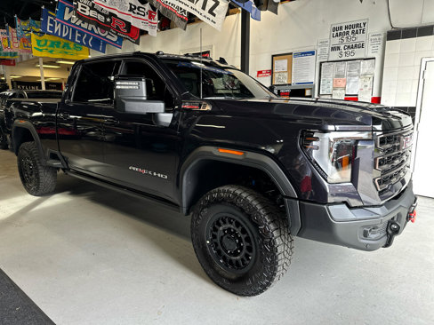 Used 2025 GMC Sierra 2500 AT4X w/ AT4X AEV Edition image 4