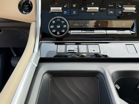 New 2025 Nissan Armada Platinum image 24