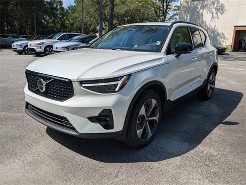 New 2026 Volvo XC40 B5 Plus w/ Protection Package Premier image 8
