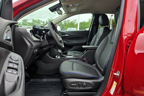 New 2026 Buick Encore GX Sport Touring image 9