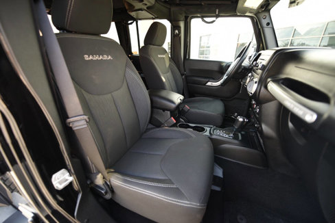 Used 2018 Jeep Wrangler Unlimited Sahara w/ Connectivity Group image 15