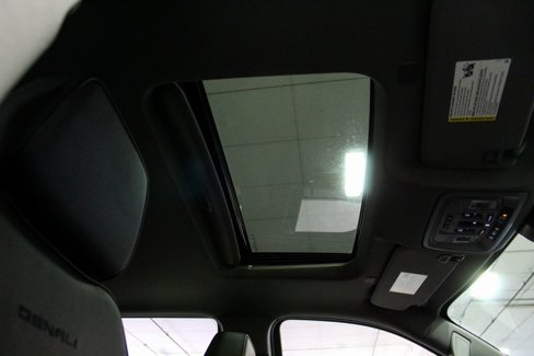 Used 2024 GMC Sierra 2500 Denali w/ Technology Package image 18