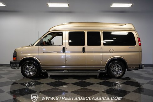 Used 2006 Chevrolet Express 1500 w/ Preferred Equipment Group image 2