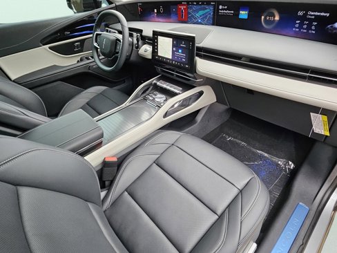 New 2025 Lincoln Nautilus Premier w/ Equipment Group 102A image 16