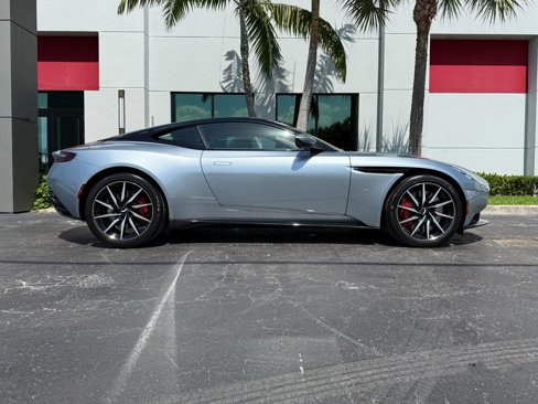 Used 2018 Aston Martin DB11 V12 image 4