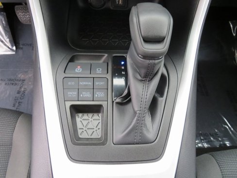Certified 2025 Toyota RAV4 LE image 23