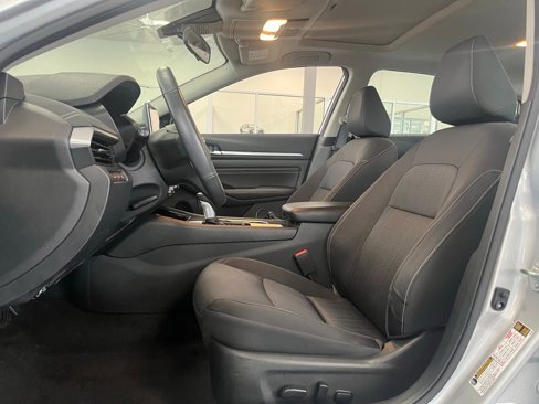 Used 2022 Nissan Altima 2.5 SV w/ SV Premium Package image 8