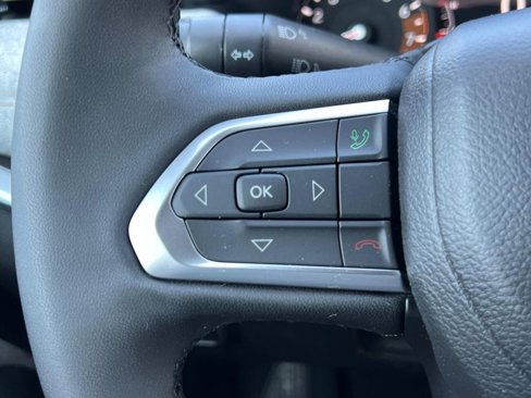 Used 2023 Jeep Compass Latitude image 21