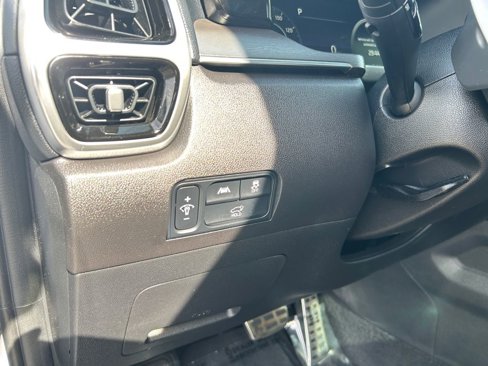 Used 2023 Kia Sorento SX image 21