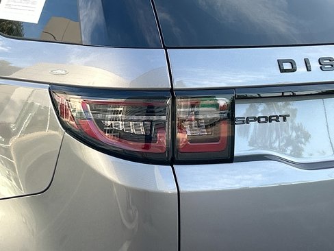 Used 2025 Land Rover Discovery Sport Dynamic SE image 7