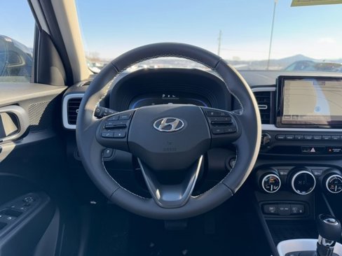 Certified 2025 Hyundai Venue Limited image 7