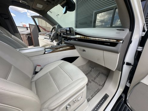 Used 2021 Cadillac Escalade ESV Premium Luxury Platinum image 20