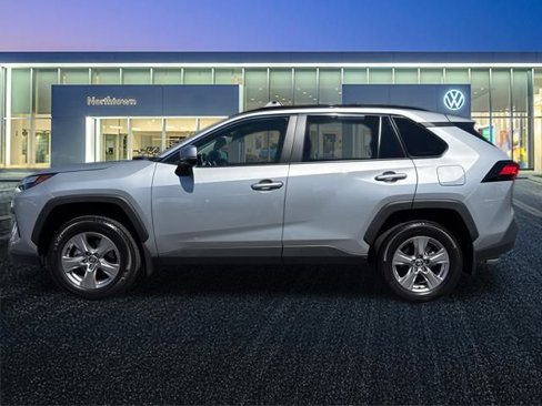 Used 2025 Toyota RAV4 XLE image 7