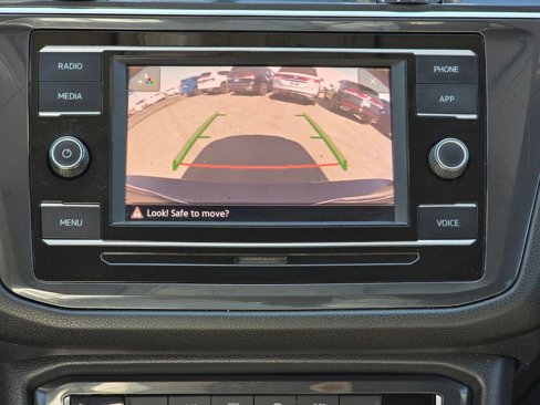 Used 2021 Volkswagen Tiguan S image 28