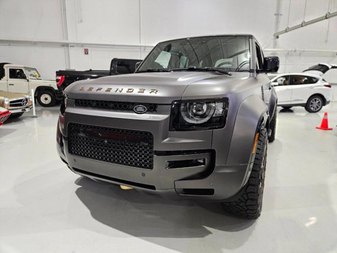 Used 2025 Land Rover Defender 110 image 45