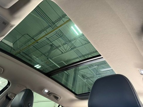 Certified 2025 Volkswagen Atlas SEL image 29