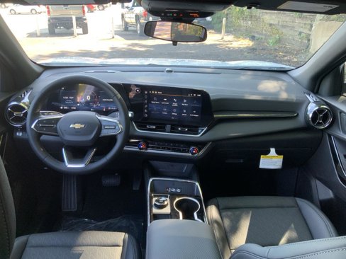 New 2026 Chevrolet Equinox LT w/ Convenience Package II image 17