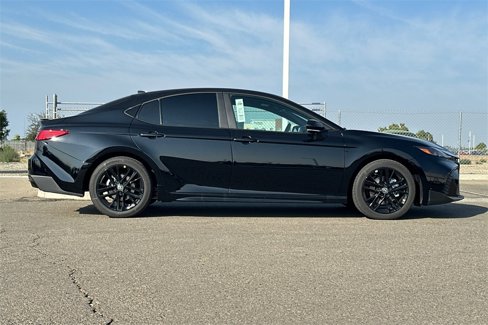 New 2026 Toyota Camry SE image 3
