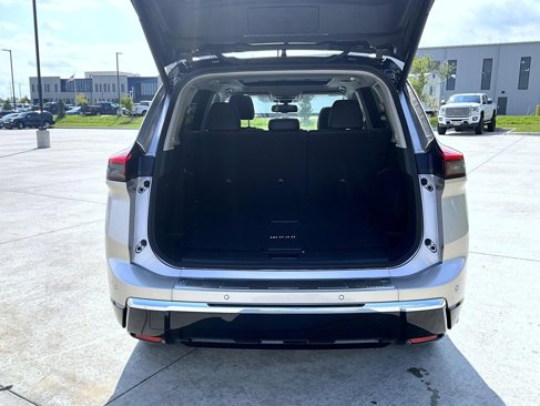 New 2026 Nissan Rogue Platinum image 10