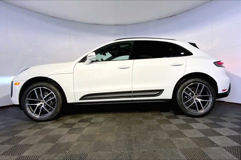 New 2026 Porsche Macan image 2