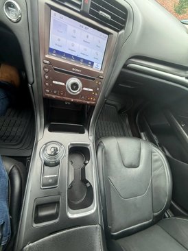 Used 2020 Ford Fusion Titanium image 21