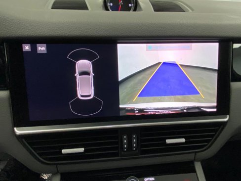 Used 2021 Porsche Cayenne image 32