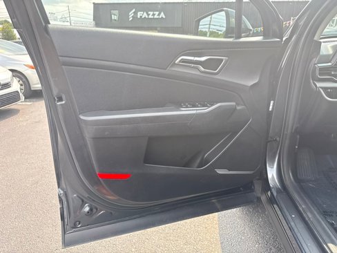 Used 2024 Kia Sportage LX image 19