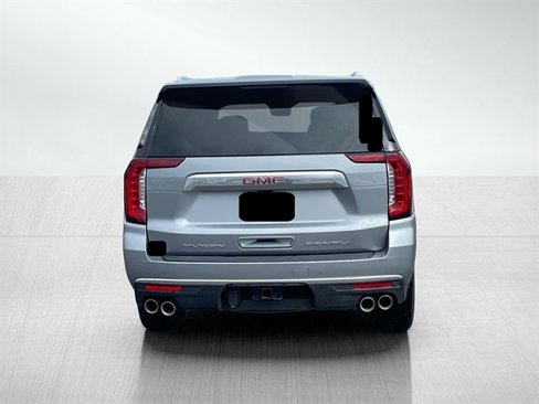 Used 2024 GMC Yukon XL Denali w/ Advanced Technology Package image 3