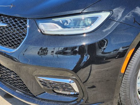 New 2025 Chrysler Pacifica Select image 6