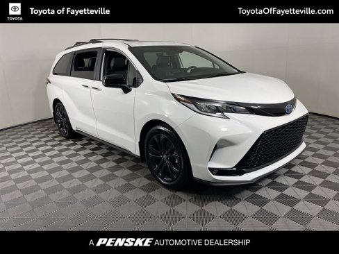 Certified 2025 Toyota Sienna XSE image 19