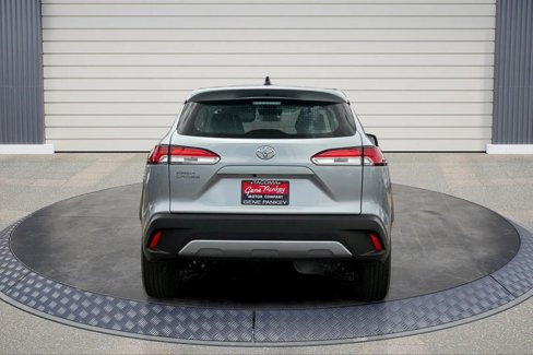 Used 2024 Toyota Corolla Cross L image 6