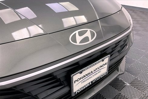 Used 2025 Hyundai Elantra Sport image 23