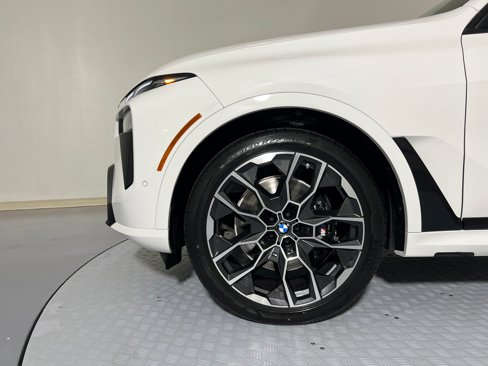 New 2026 BMW X7 M60i image 11