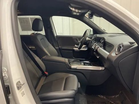 Used 2024 Mercedes-Benz GLB 250 4MATIC image 14