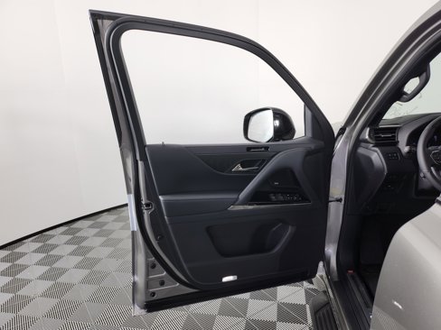 New 2025 Lexus LX 600 4WD w/ Luxury Package image 7