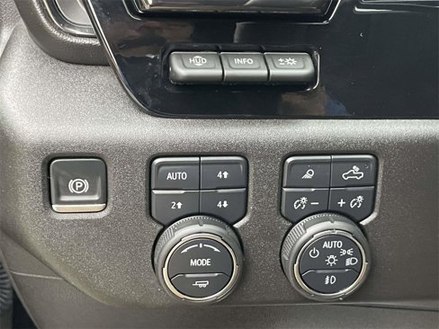 Used 2024 Chevrolet Silverado 2500 ZR2 w/ Technology Package image 19