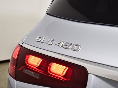 Certified 2025 Mercedes-Benz GLS 450 4MATIC image 9