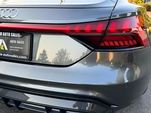 Used 2023 Audi e-tron GT Premium Plus image 16