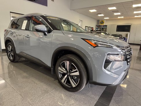 Used 2025 Nissan Rogue SL w/ SL Premium Package image 25